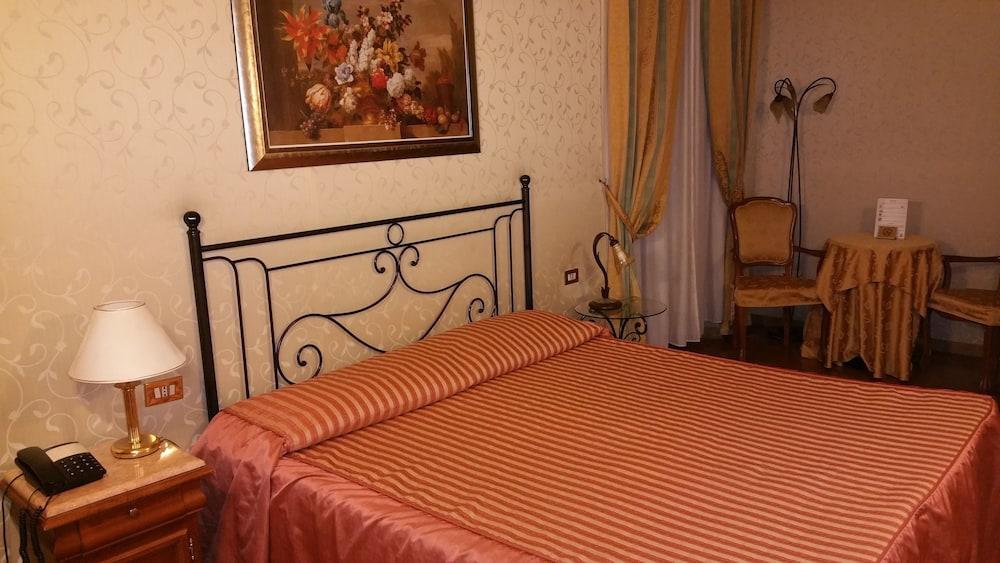 Hotel Giorgi Рим Экстерьер фото