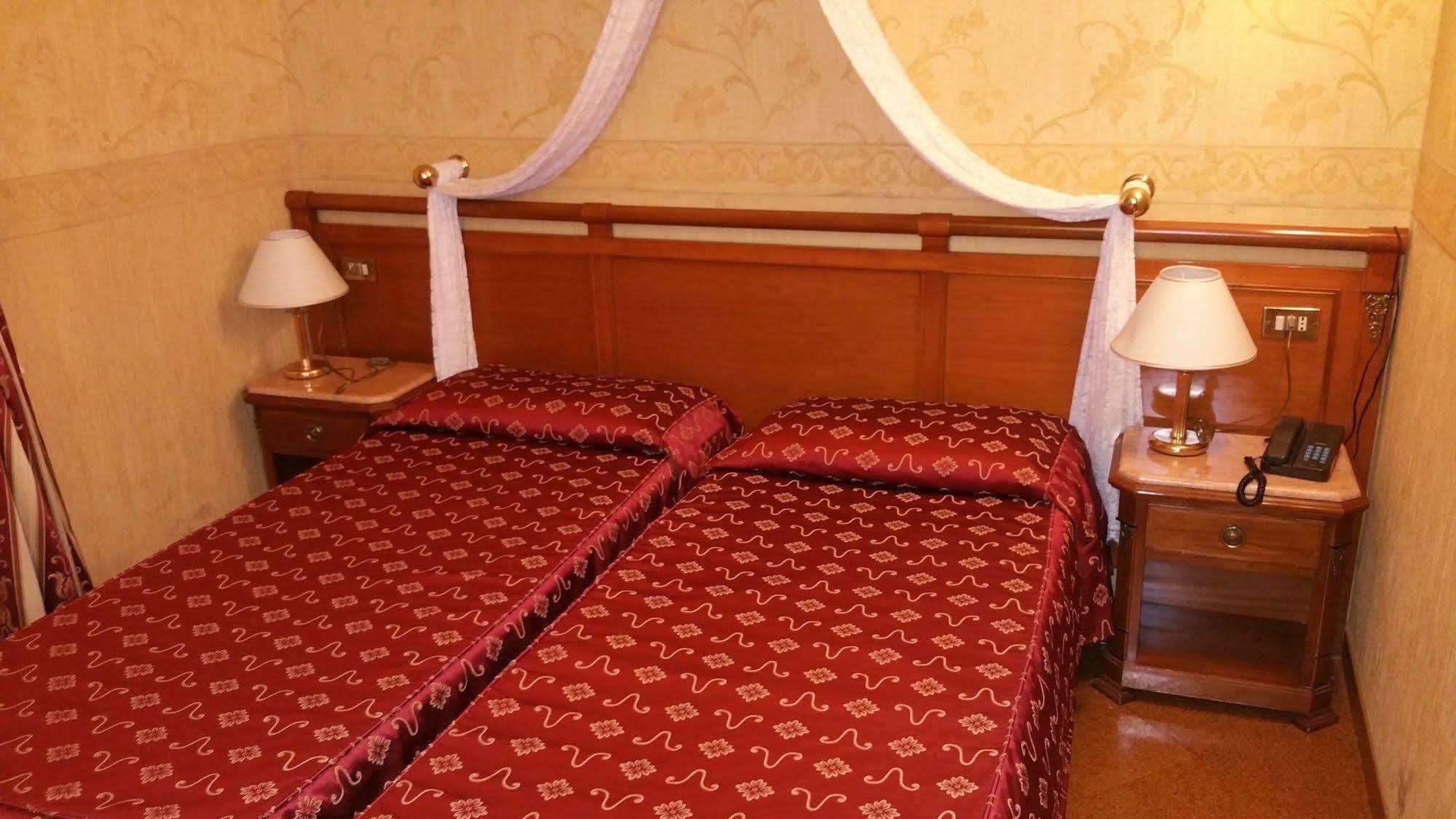 Hotel Giorgi Рим Экстерьер фото